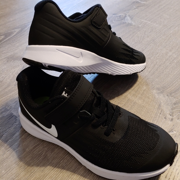 Nike Other - NWOT Kids Nike's